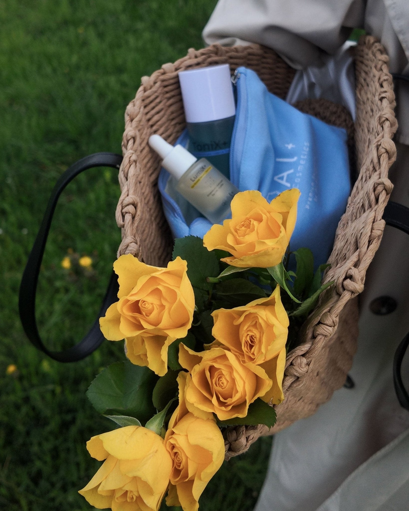 SkinVault+ Essence Bag - Al+ Cosmetics - Skincare несесер | 1 брой